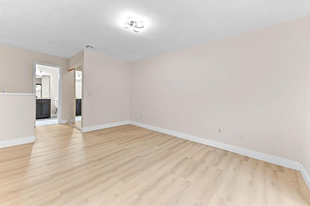 16 Bedroom 01