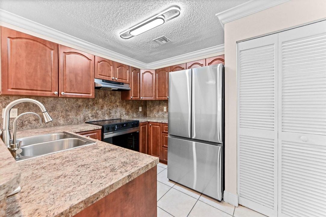 11 Kitchen 01