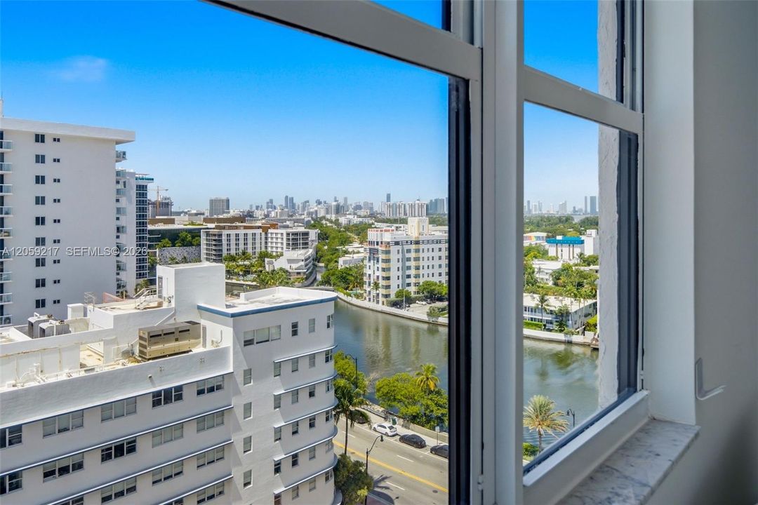 На продажу: $1,150,000 (2 спален, 2 ванн, 1005 Квадратных фут)
