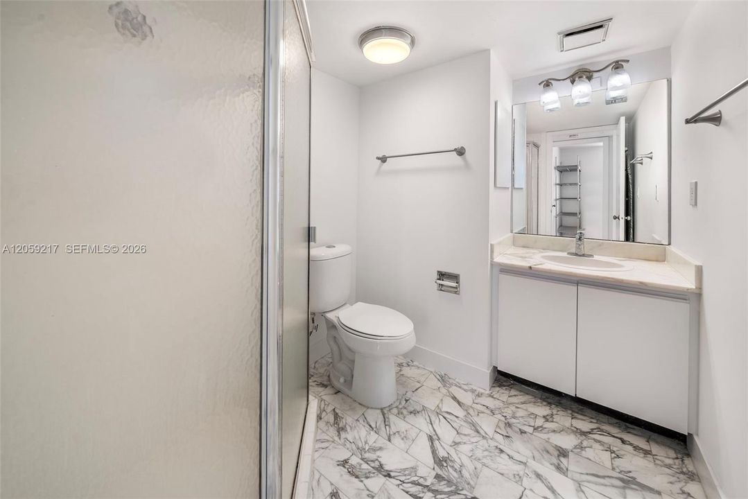 На продажу: $1,150,000 (2 спален, 2 ванн, 1005 Квадратных фут)