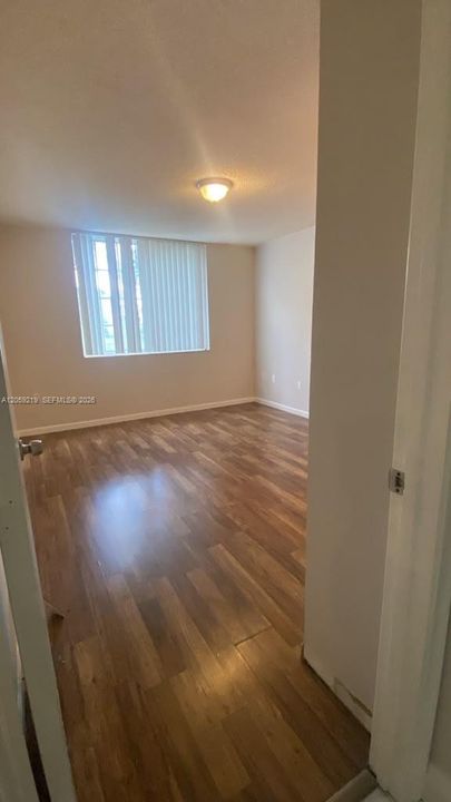 For Rent: $2,500 (2 beds, 2 baths, 966 Square Feet)