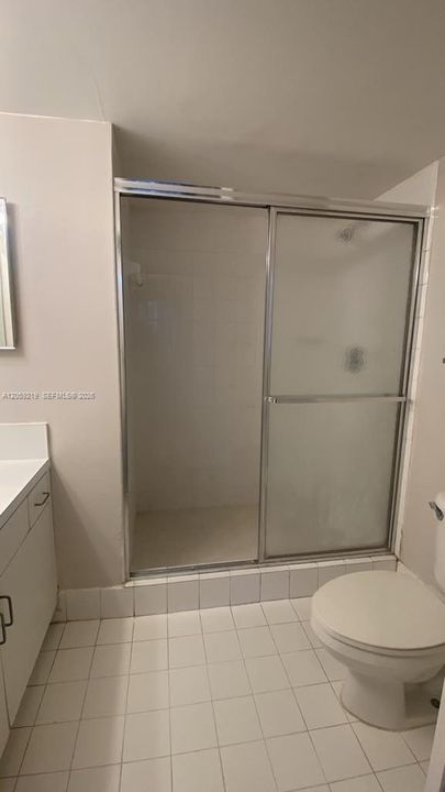 For Rent: $2,500 (2 beds, 2 baths, 966 Square Feet)