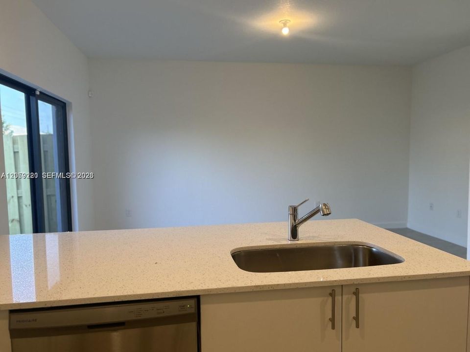 En Renta: $2,500 (3 camas, 2 baños, 1612 Pies cuadrados)