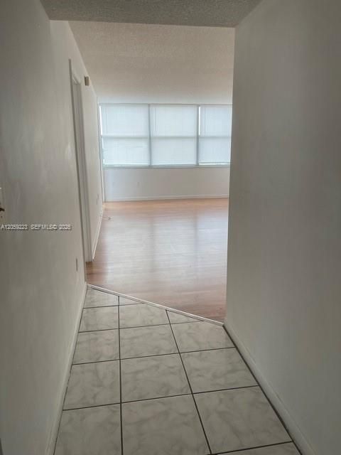 В аренду: $1,800 (1 спален, 1 ванн, 825 Квадратных фут)