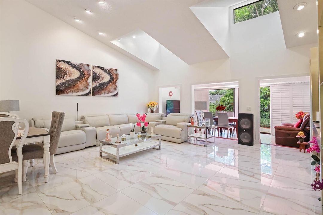 6858 Fountains Circle - MLS - 007