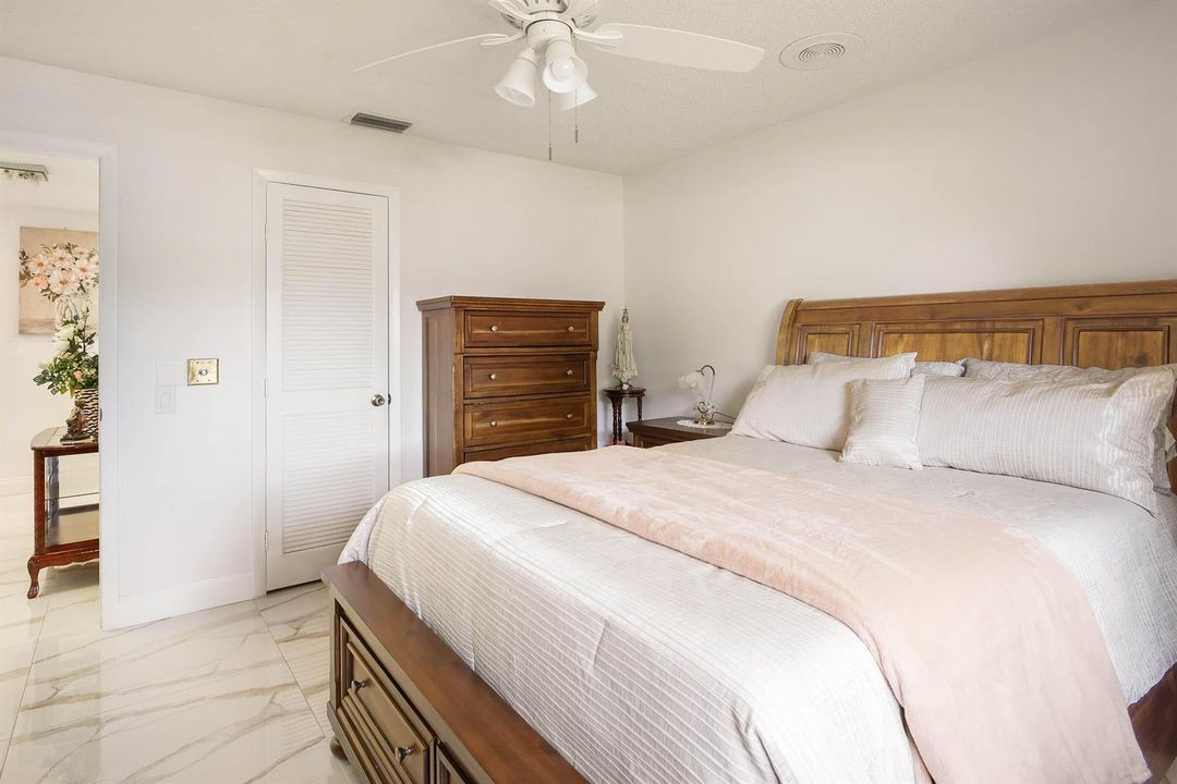6858 Fountains Circle - MLS - 032