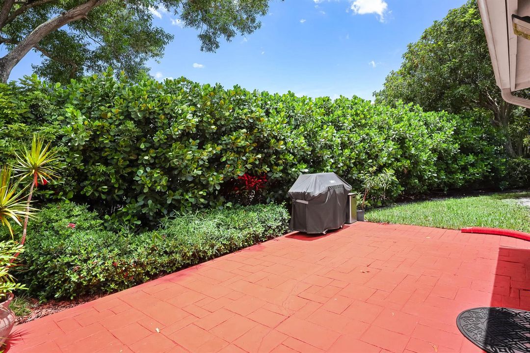 6858 Fountains Circle - MLS - 039