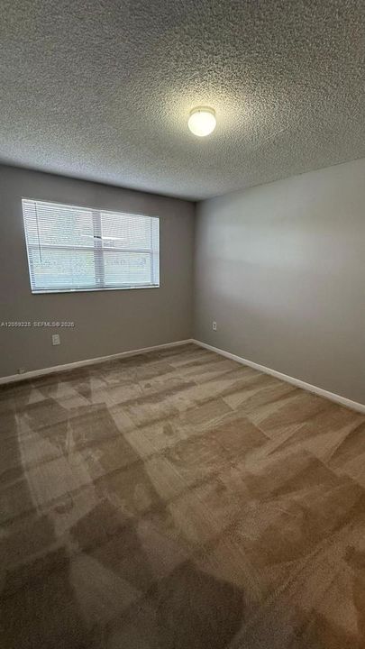 В аренду: $1,750 (1 спален, 1 ванн, 744 Квадратных фут)