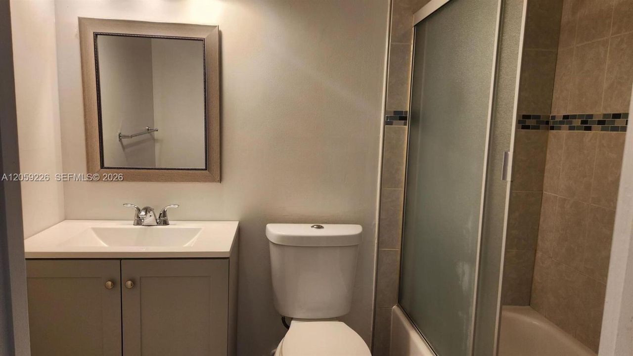 For Rent: $2,500 (3 beds, 2 baths, 1380 Square Feet)