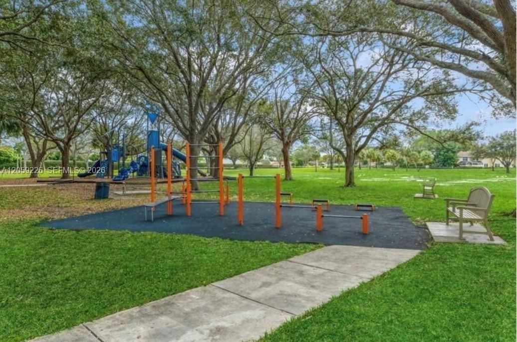 For Rent: $2,500 (3 beds, 2 baths, 1380 Square Feet)