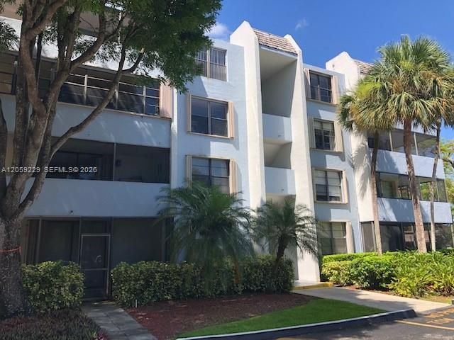 For Sale: $249,900 (1 beds, 1 baths, 895 Square Feet)
