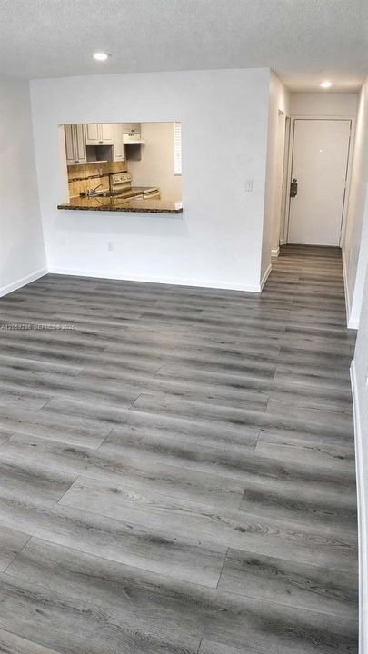 В аренду: $1,900 (2 спален, 1 ванн, 434568 Квадратных фут)