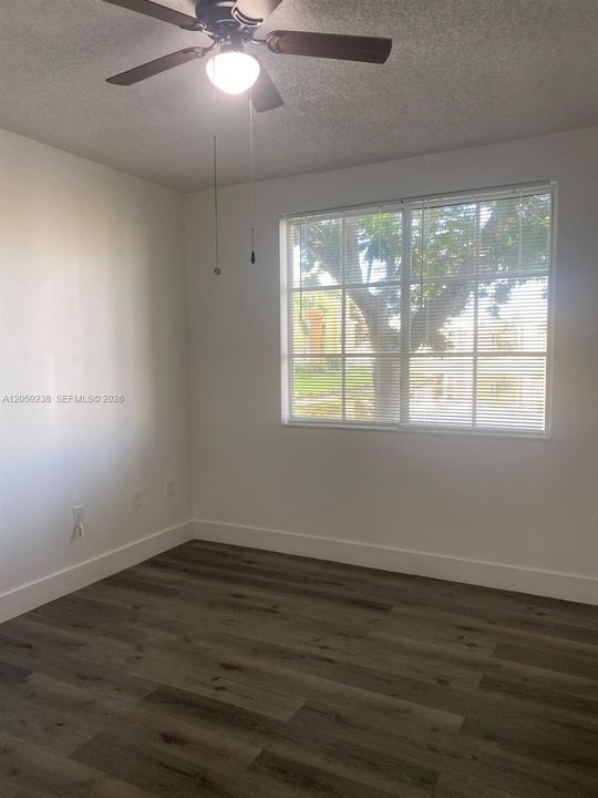 For Rent: $2,500 (2 beds, 2 baths, 977 Square Feet)