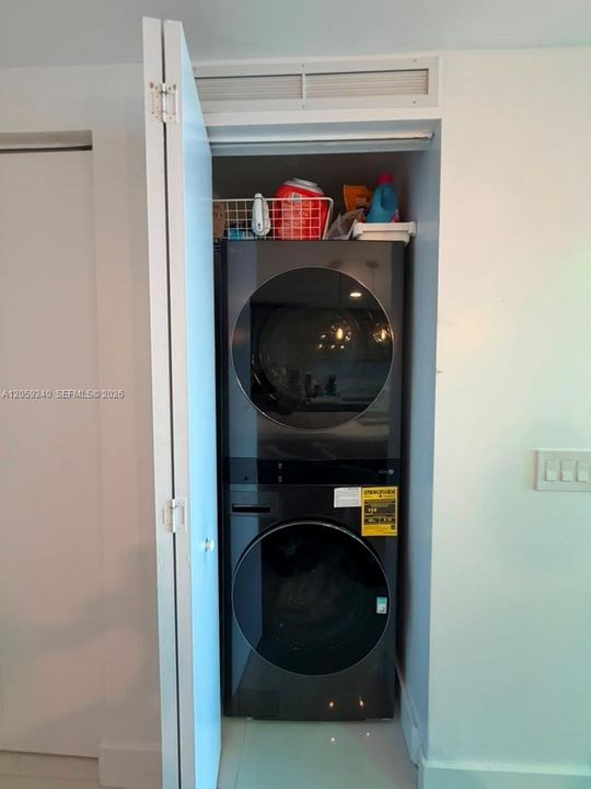В аренду: $6,750 (2 спален, 3 ванн, 1151 Квадратных фут)