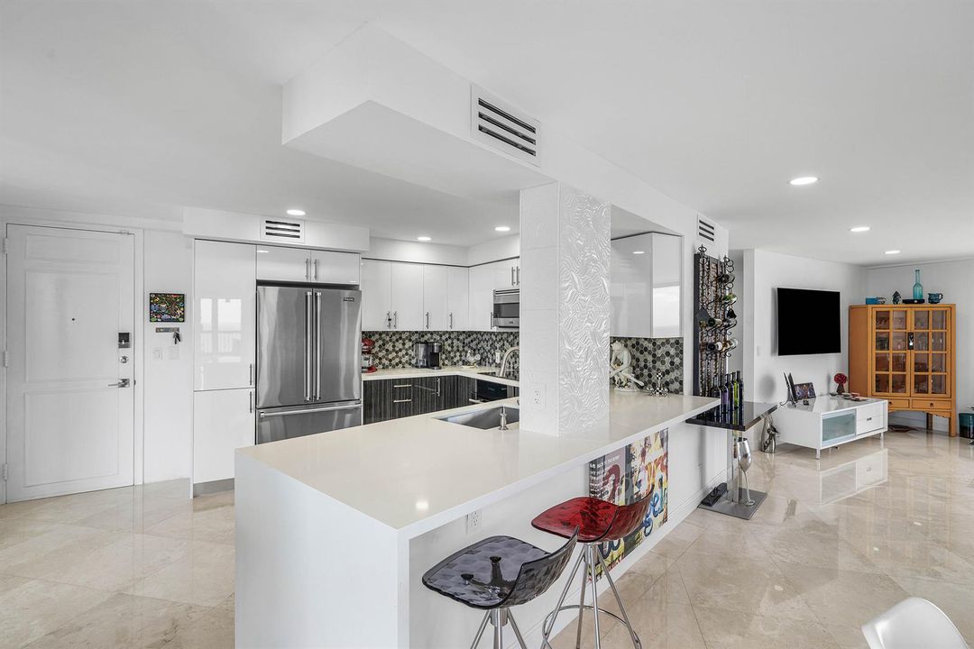 BREAKFAST BAR