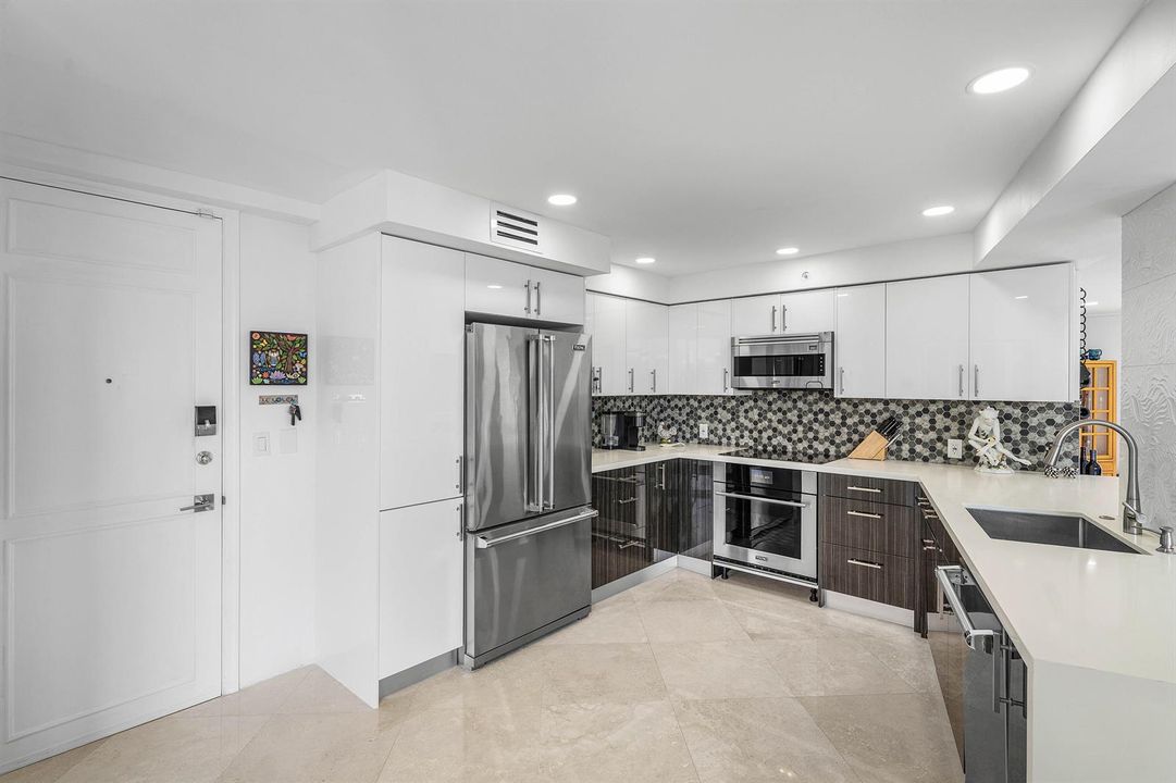 TOP OF THE LINE VIKING APPLIANCES