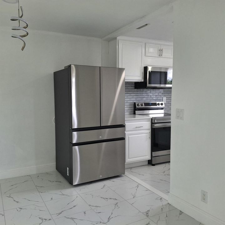 Kitchen/Dining Area