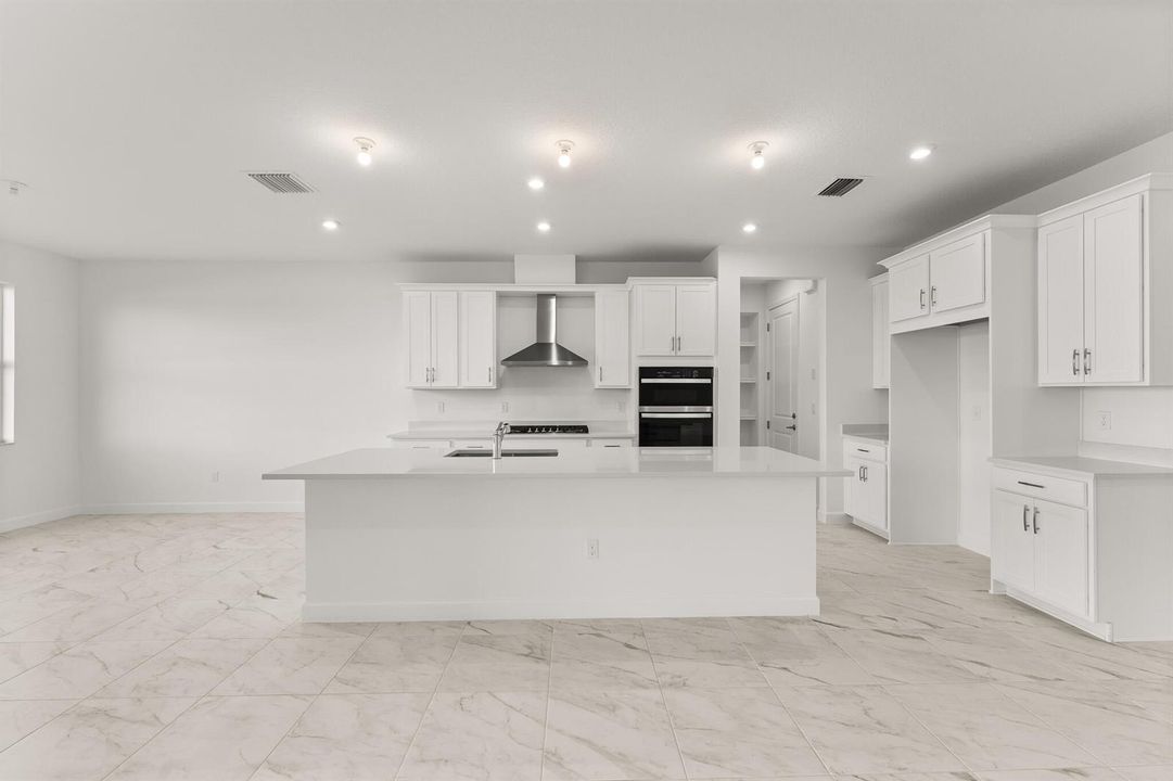 US_SEF_GRAHAM_LOT 83_kitchen