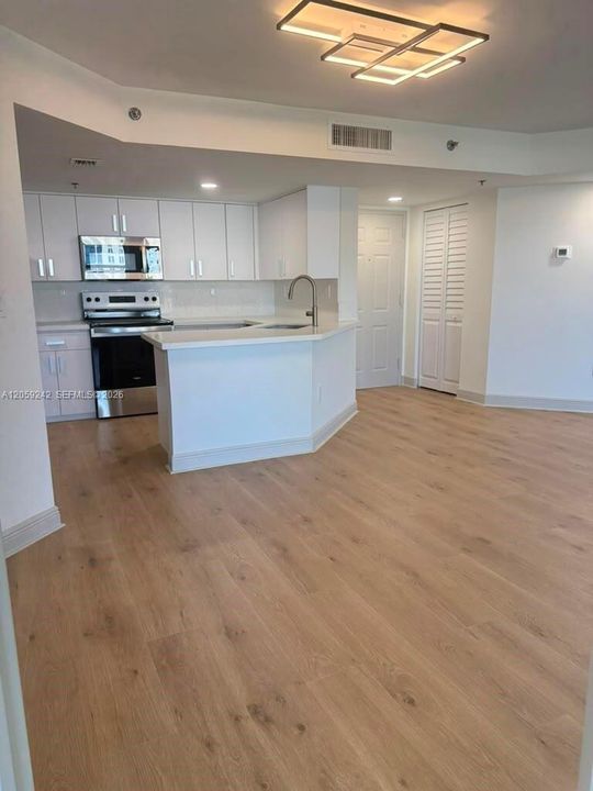 For Rent: $3,500 (2 beds, 2 baths, 1110 Square Feet)