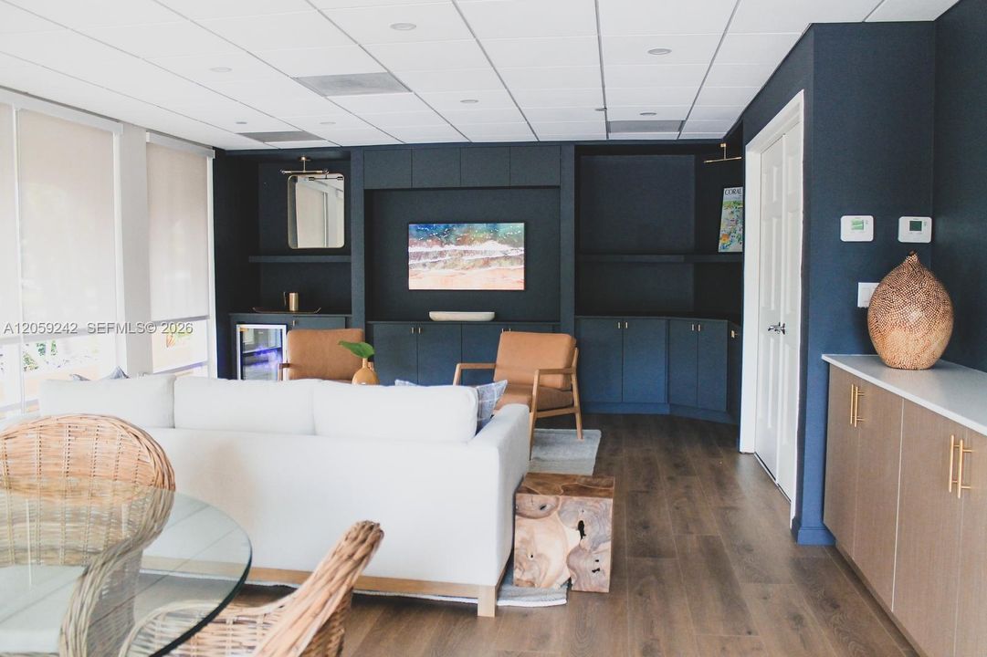 For Rent: $3,500 (2 beds, 2 baths, 1110 Square Feet)