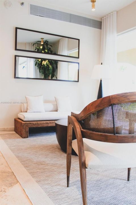 For Rent: $3,500 (2 beds, 2 baths, 1110 Square Feet)