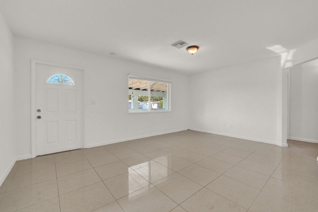 Living Roomge_7_mls