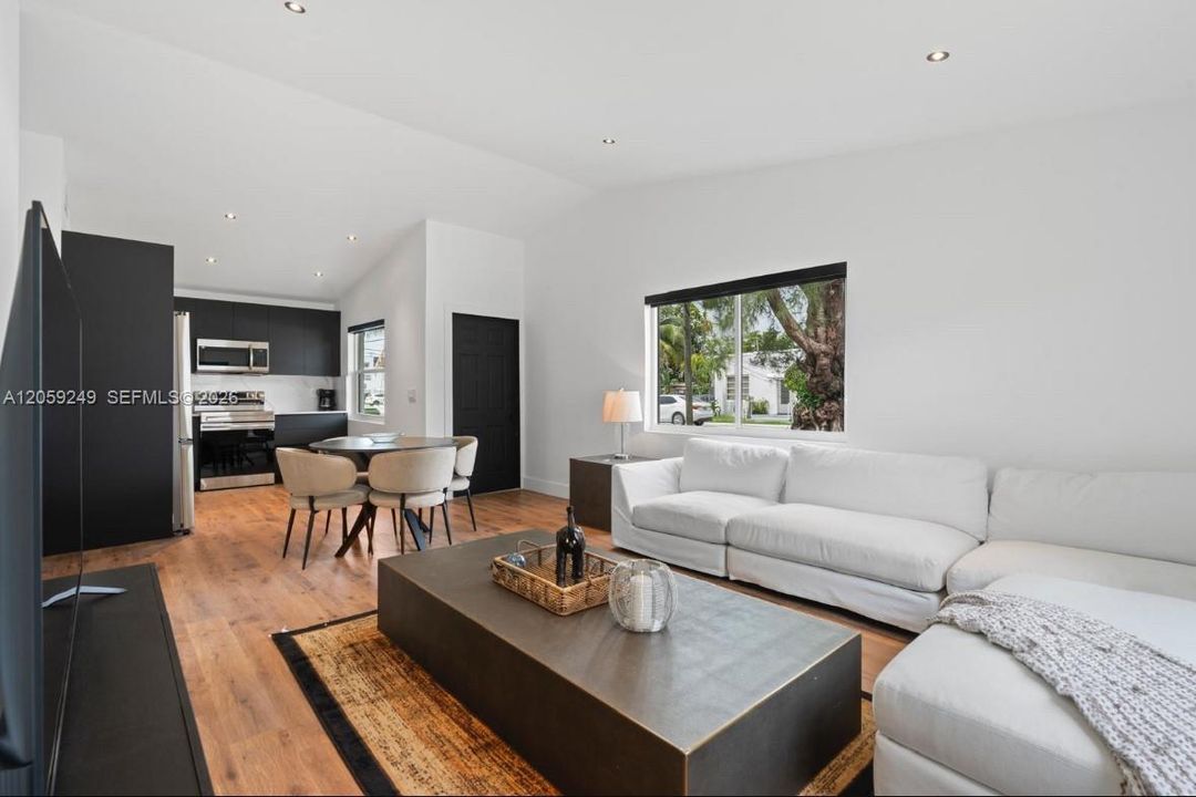 For Sale: $599,000 (3 beds, 2 baths, 1160 Square Feet)