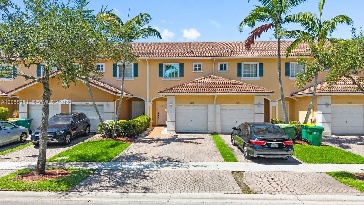En Venta: $405,000 (2 camas, 2 baños, 1428 Pies cuadrados)