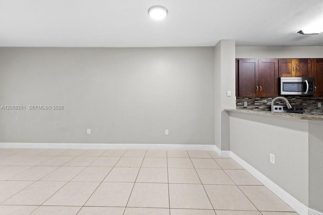 En Venta: $405,000 (2 camas, 2 baños, 1428 Pies cuadrados)