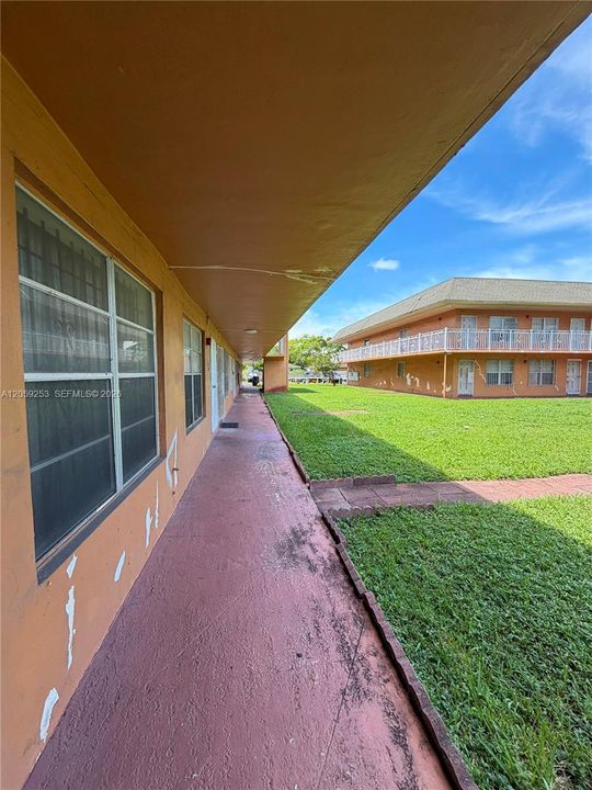 For Rent: $1,150 (0 beds, 1 baths, 440 Square Feet)