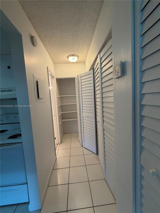 For Rent: $1,150 (0 beds, 1 baths, 440 Square Feet)