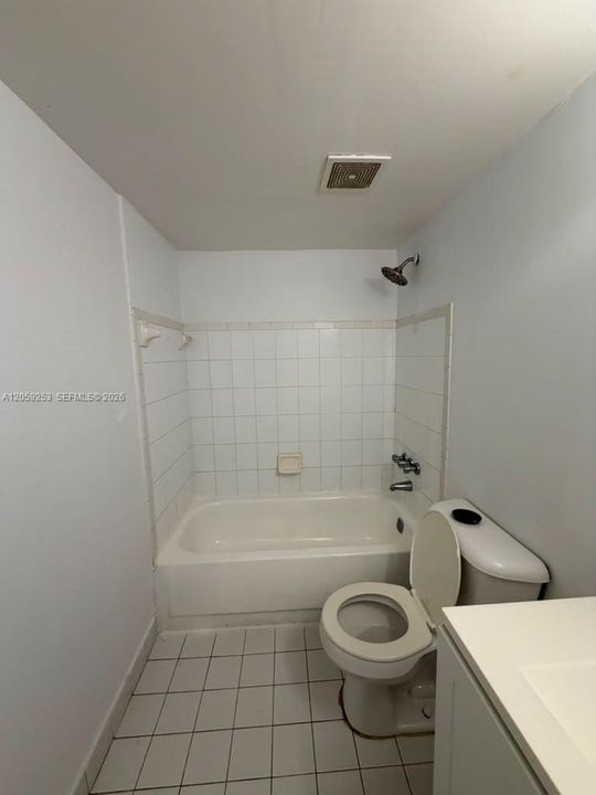 For Rent: $1,150 (0 beds, 1 baths, 440 Square Feet)