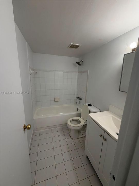 For Rent: $1,150 (0 beds, 1 baths, 440 Square Feet)