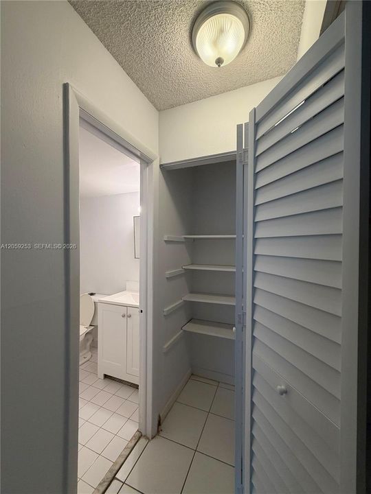 For Rent: $1,150 (0 beds, 1 baths, 440 Square Feet)
