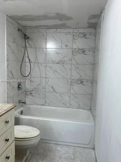 For Sale: $279,000 (1 beds, 1 baths, 860 Square Feet)