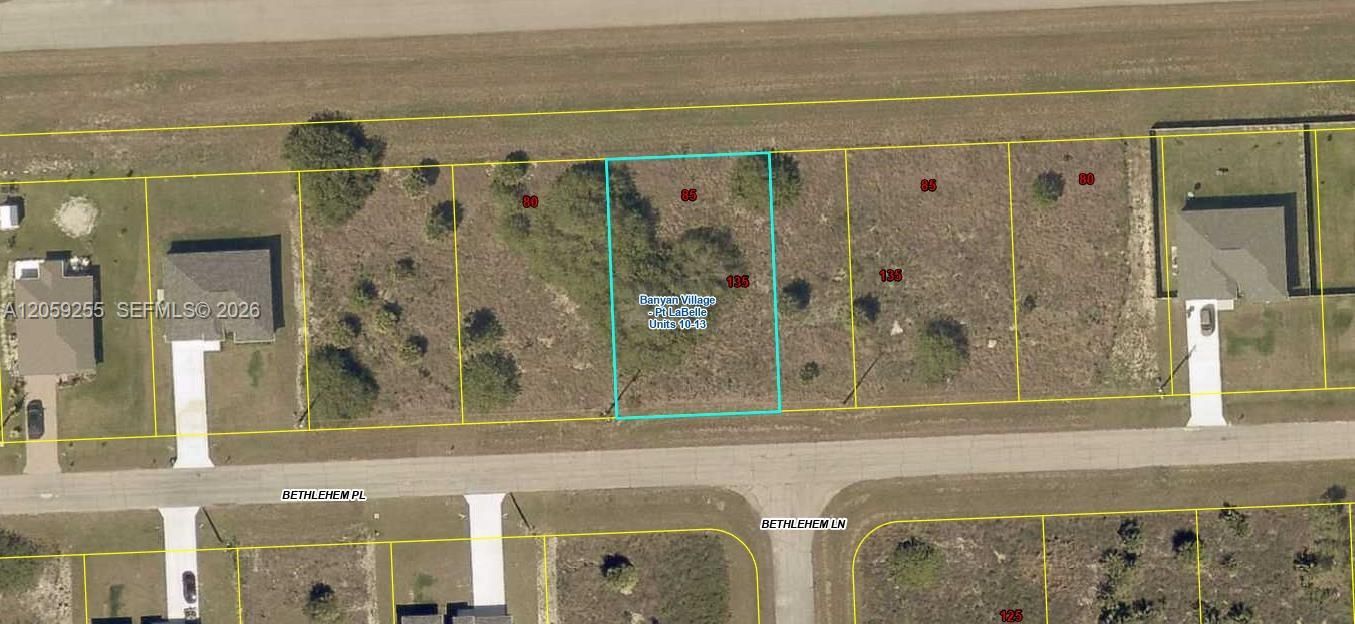 На продажу: $27,500 (0.26 acres)