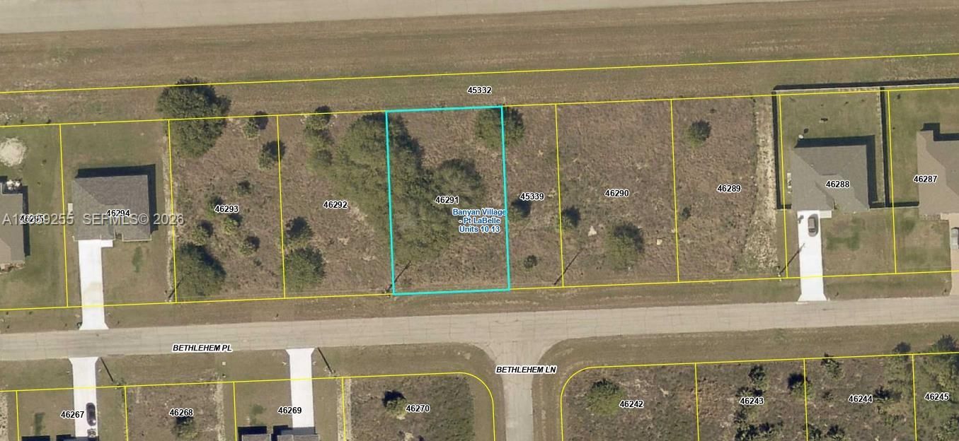 На продажу: $27,500 (0.26 acres)