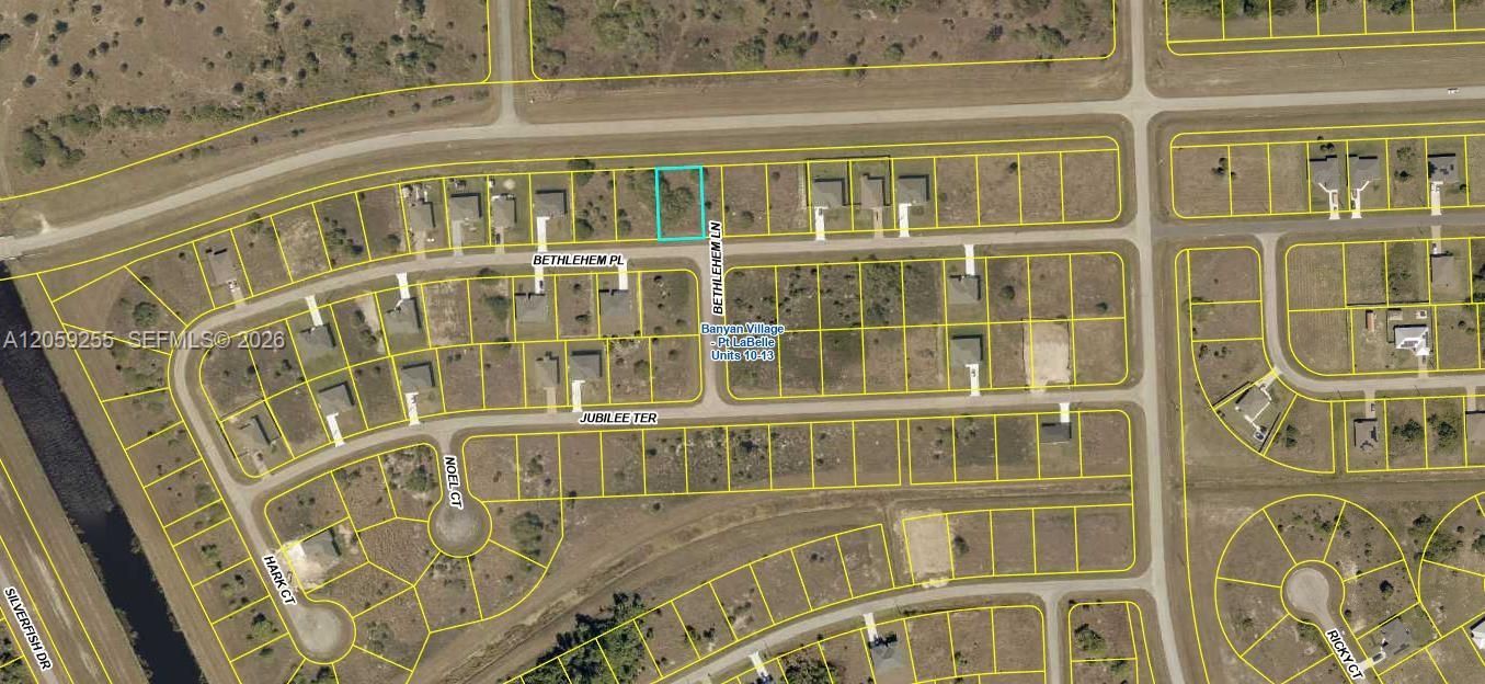 На продажу: $27,500 (0.26 acres)