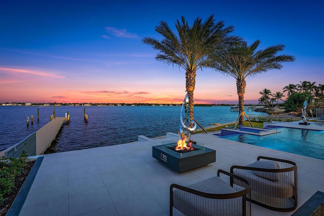 Cabana Firepit