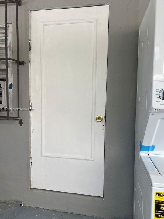 For Rent: $1,400 (1 beds, 1 baths, 1832 Square Feet)