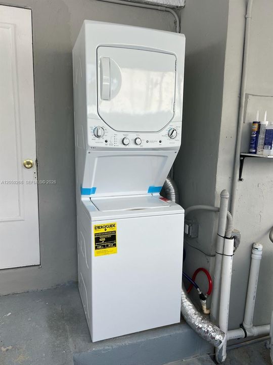 For Rent: $1,400 (1 beds, 1 baths, 1832 Square Feet)