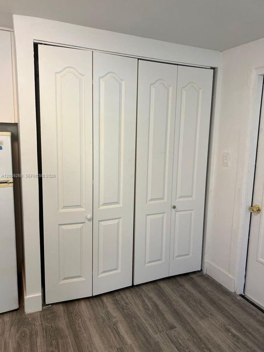 For Rent: $1,400 (1 beds, 1 baths, 1832 Square Feet)