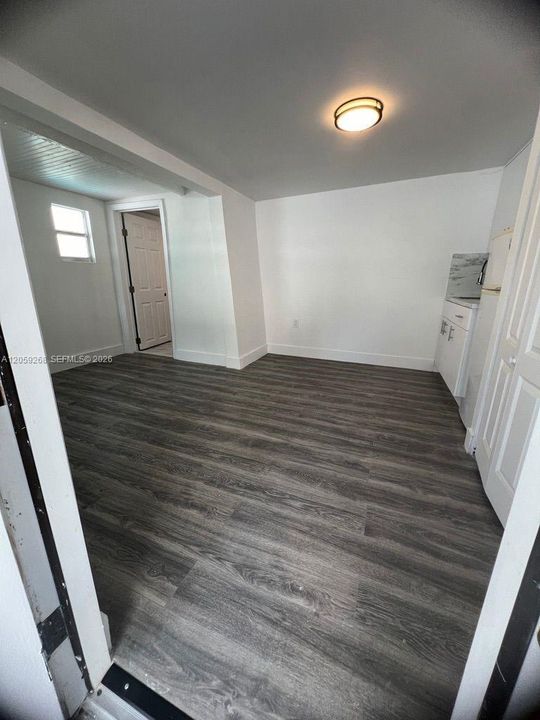 For Rent: $1,400 (1 beds, 1 baths, 1832 Square Feet)