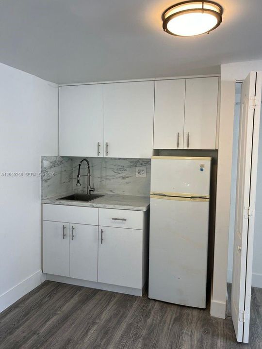 For Rent: $1,400 (1 beds, 1 baths, 1832 Square Feet)