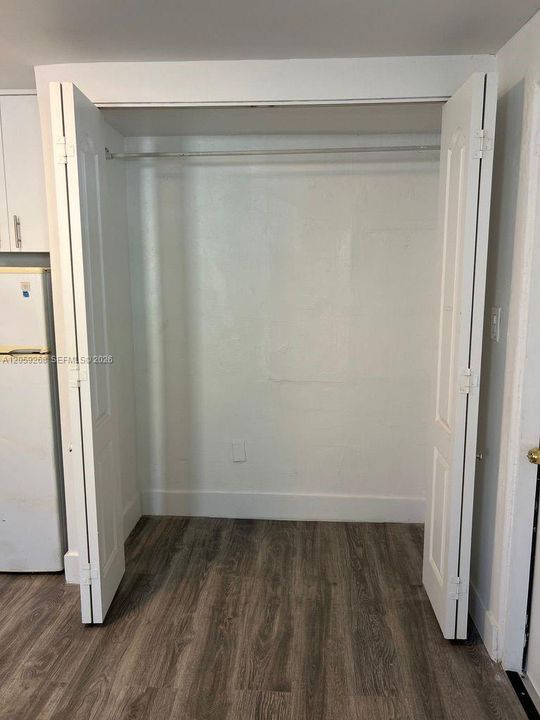 For Rent: $1,400 (1 beds, 1 baths, 1832 Square Feet)