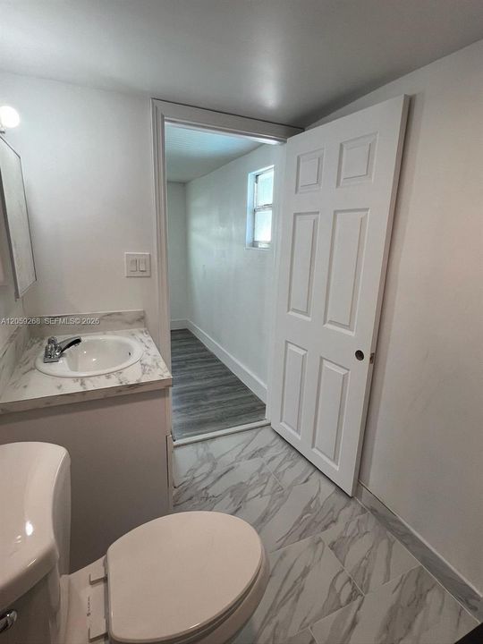 For Rent: $1,400 (1 beds, 1 baths, 1832 Square Feet)