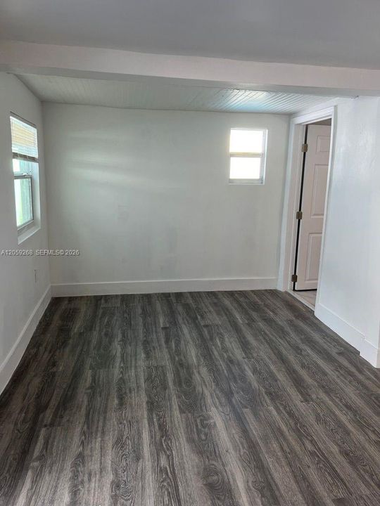 For Rent: $1,400 (1 beds, 1 baths, 1832 Square Feet)