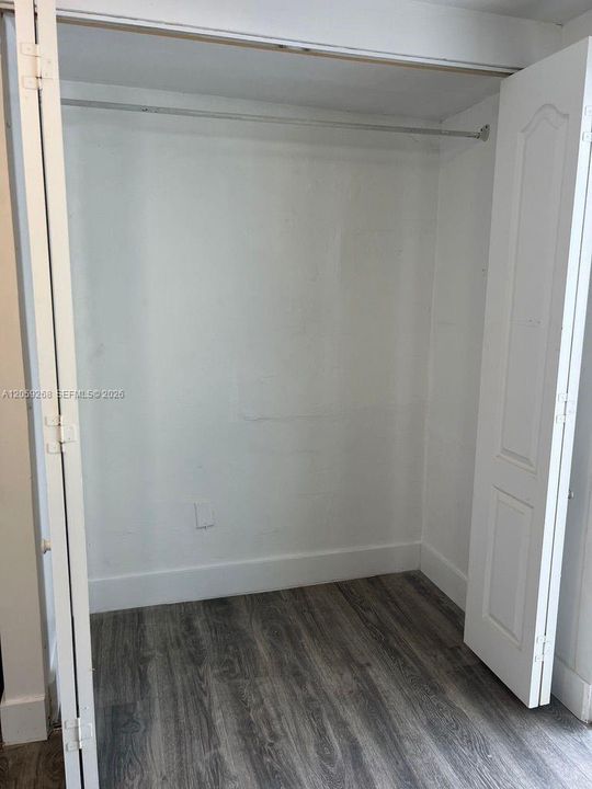 For Rent: $1,400 (1 beds, 1 baths, 1832 Square Feet)