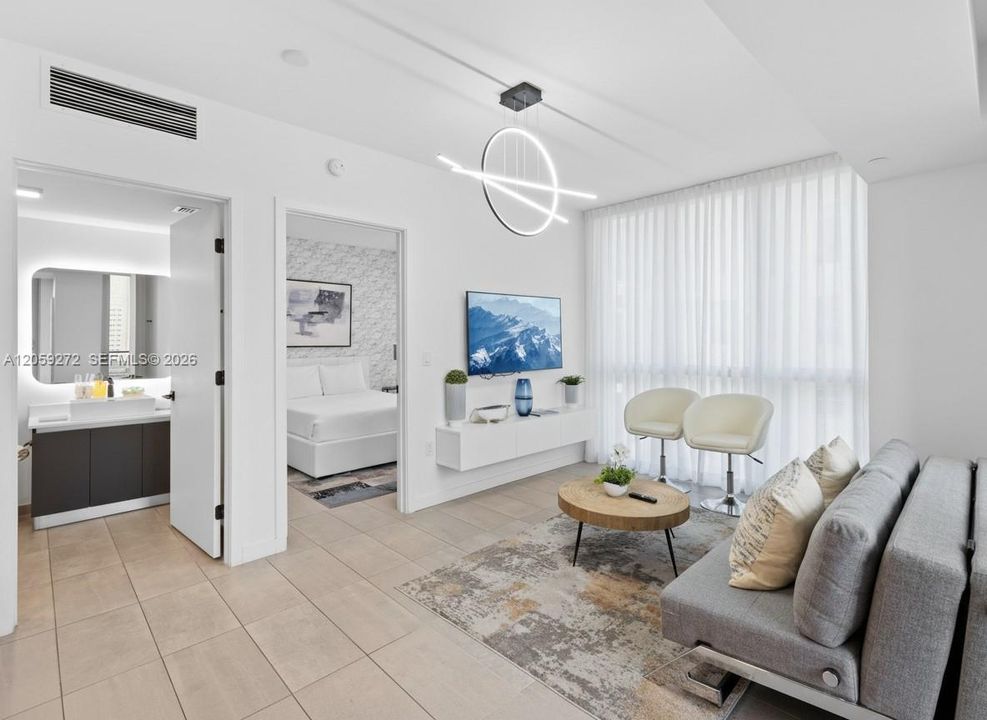 For Sale: $329,000 (1 beds, 1 baths, 599 Square Feet)