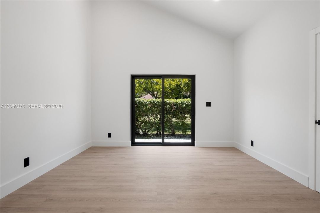 В аренду: $6,500 (0 спален, 2 ванн, 1667 Квадратных фут)